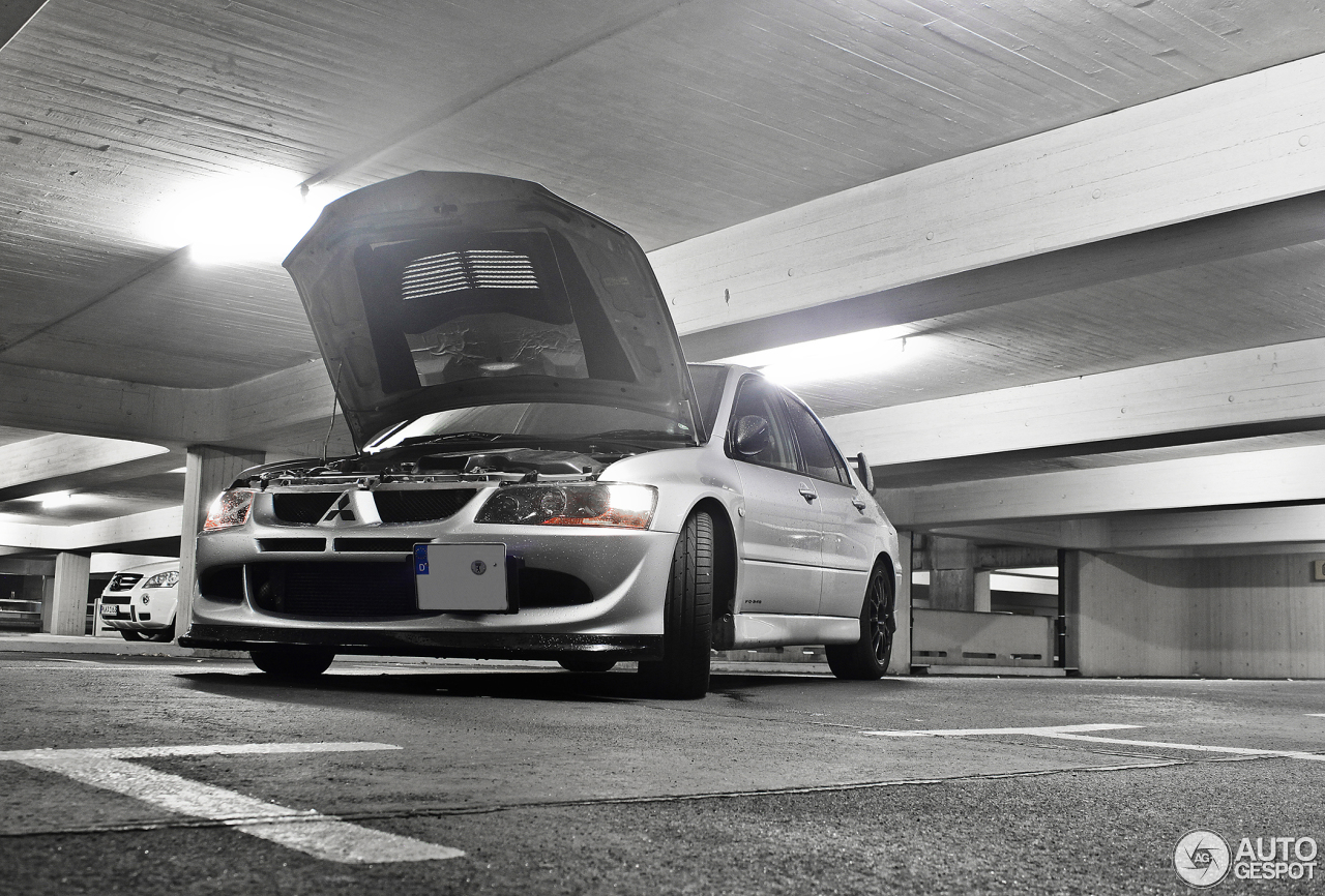 Mitsubishi Lancer Evolution VIII MR FQ-340