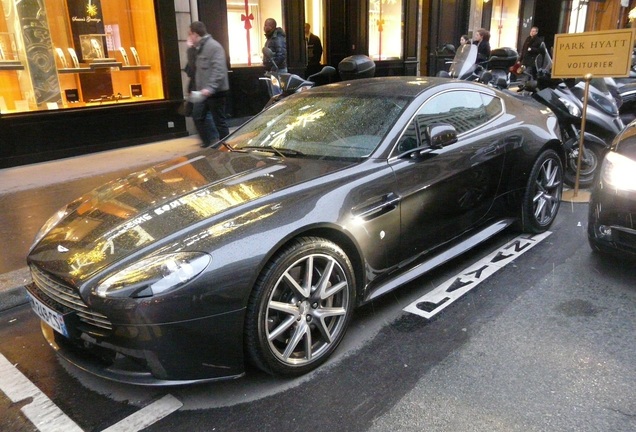 Aston Martin V8 Vantage S