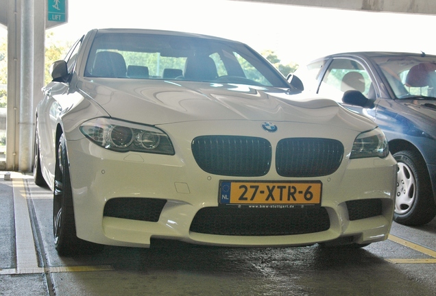 BMW M5 F10 2011