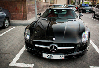 Mercedes-Benz SLS AMG