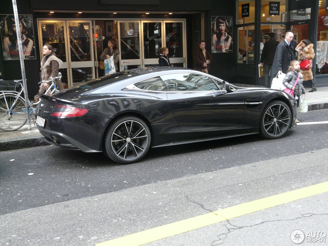 Aston Martin Vanquish 2013