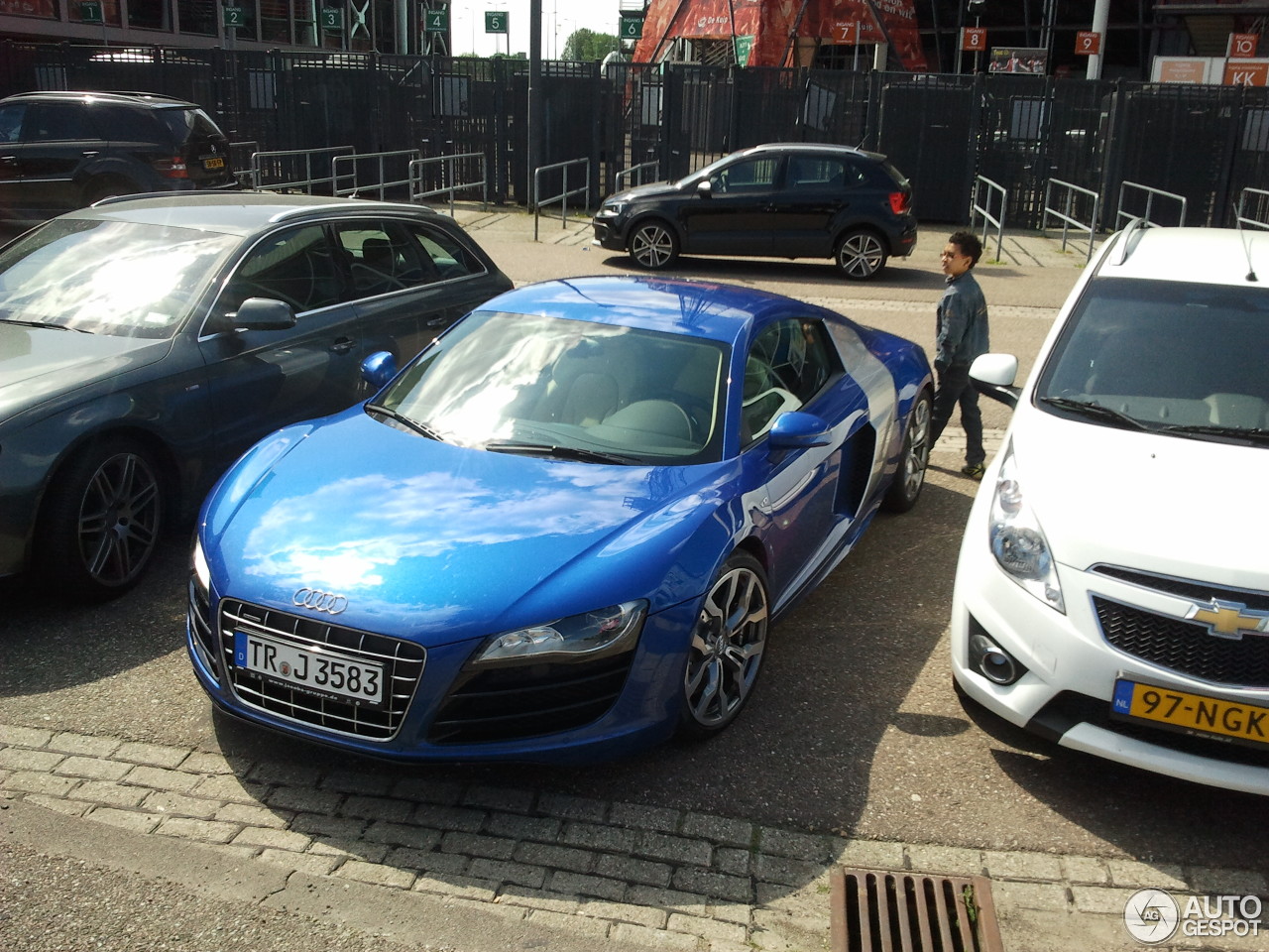 Audi R8 V10