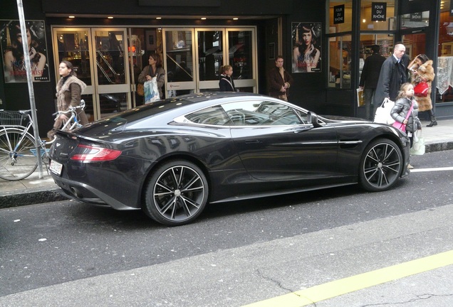 Aston Martin Vanquish 2013