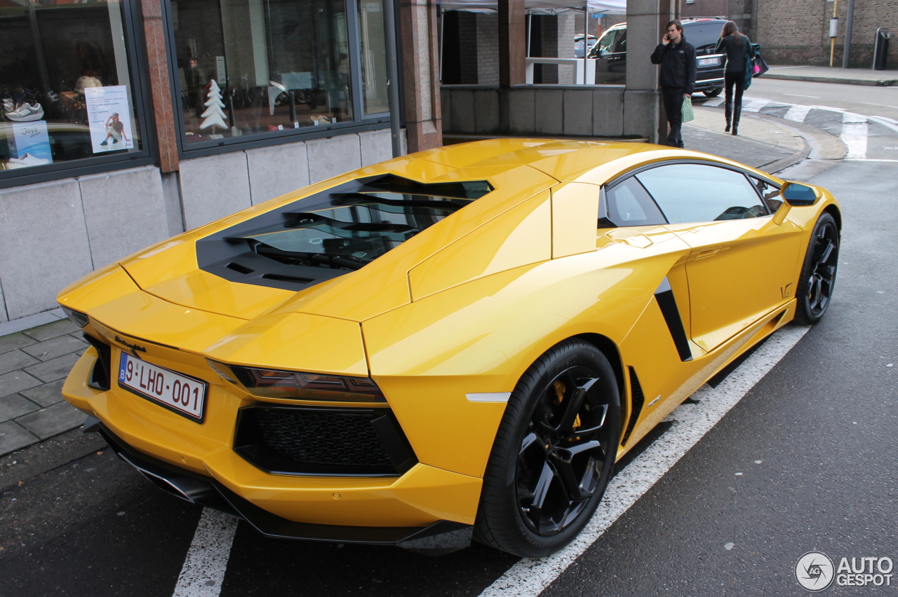 Lamborghini Aventador LP700-4