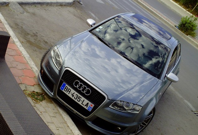 Audi RS4 Sedan