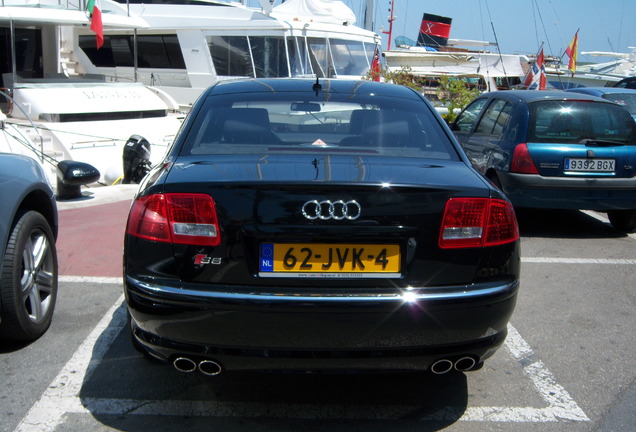 Audi S8 D3