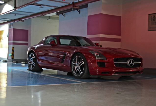 Mercedes-Benz SLS AMG