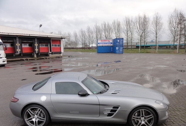 Mercedes-Benz SLS AMG