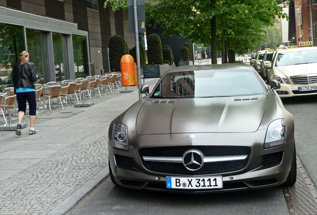 Mercedes-Benz SLS AMG