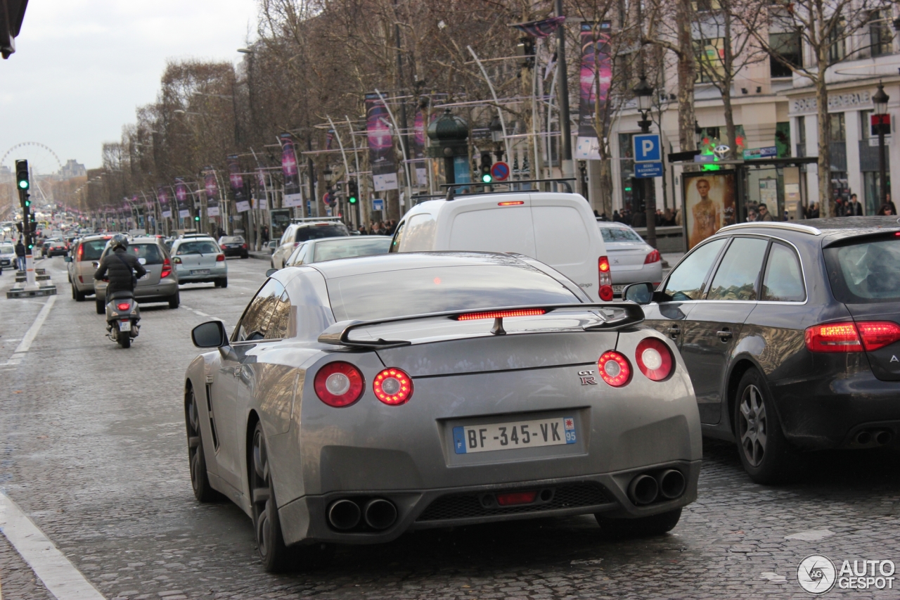 Nissan GT-R