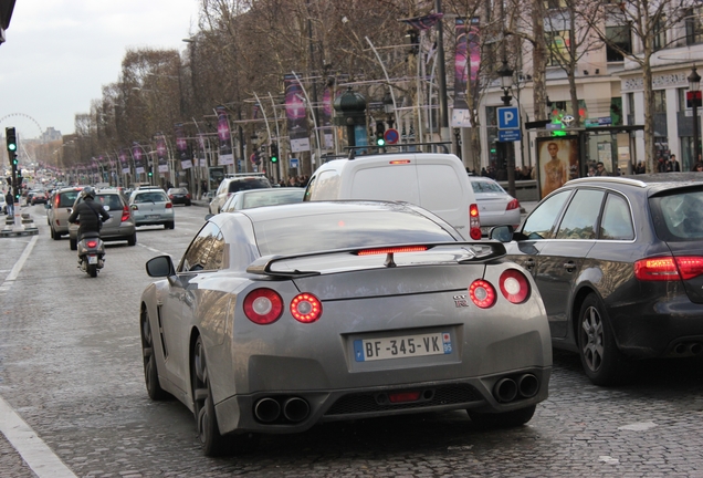 Nissan GT-R