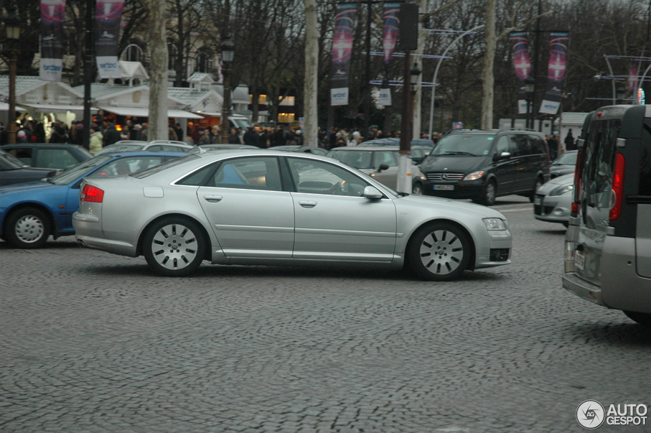 Audi S8 D3