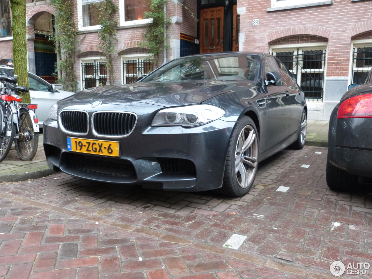 BMW M5 F10 2011