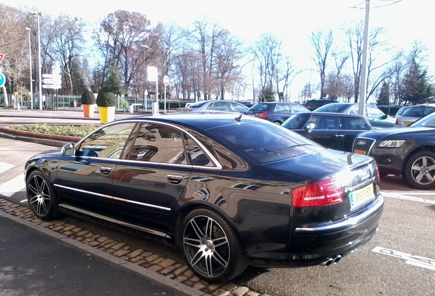 Audi S8 D3