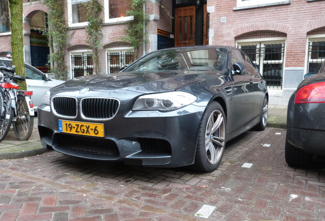 BMW M5 F10 2011