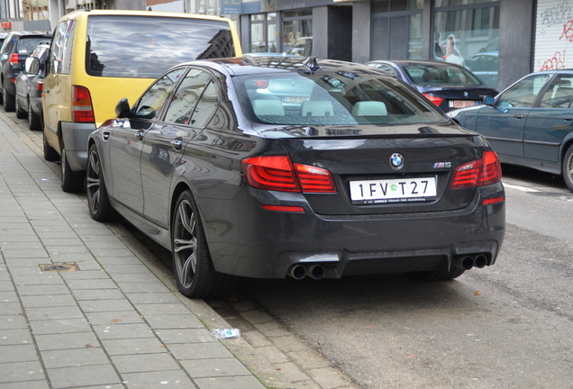 BMW M5 F10 2011