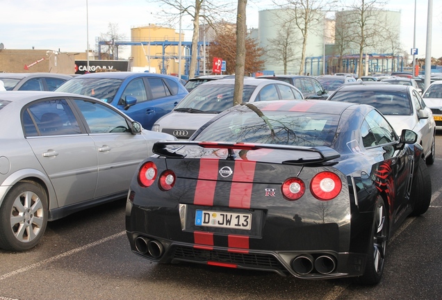 Nissan GT-R 2012