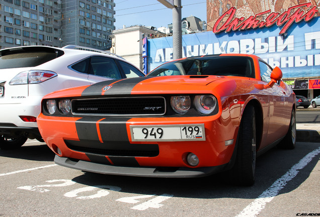 Dodge Challenger SRT-8