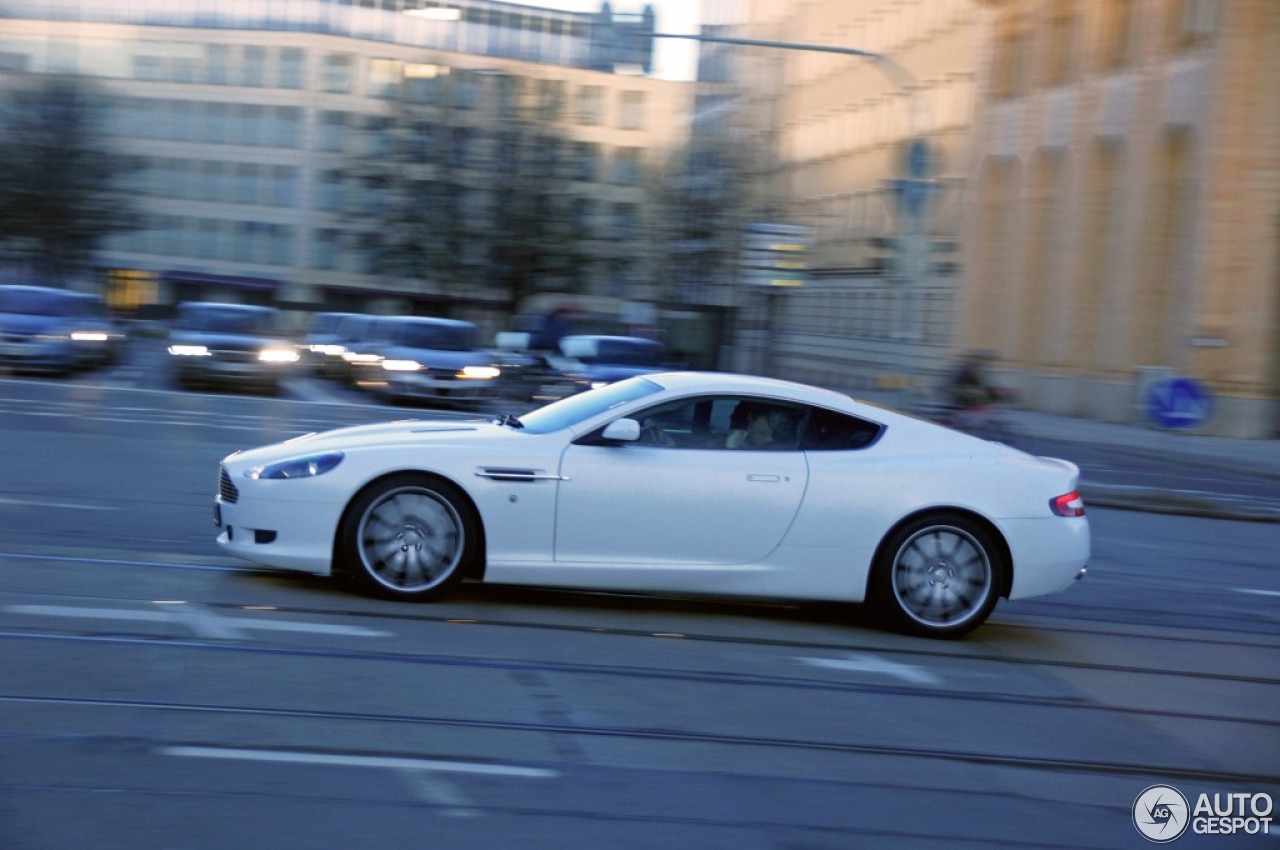 Aston Martin DB9