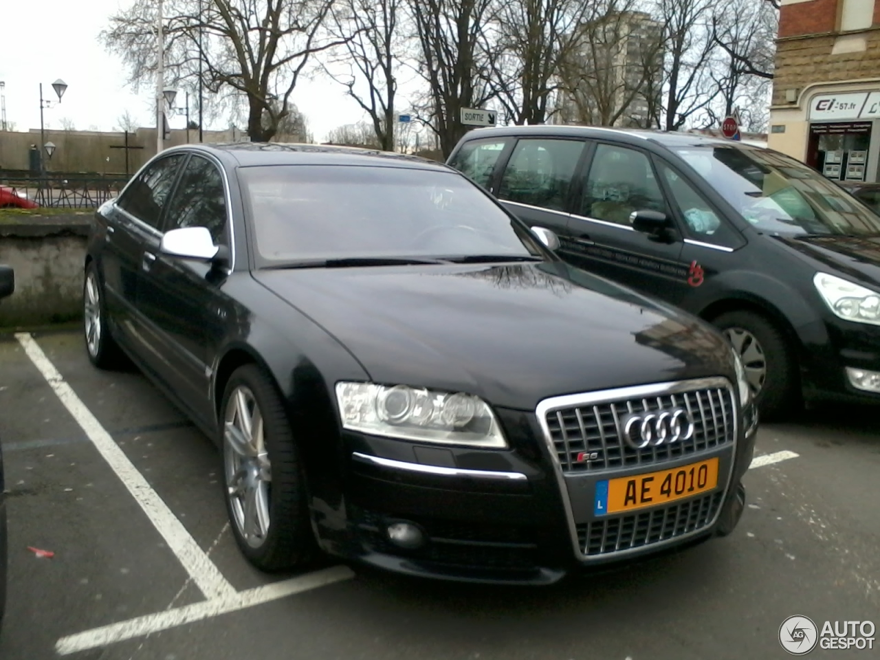 Audi S8 D3