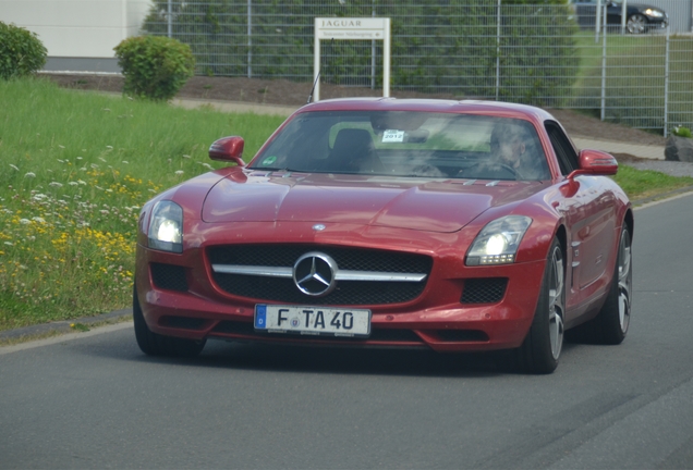 Mercedes-Benz SLS AMG