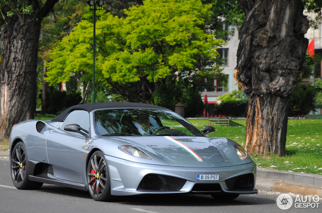 Ferrari Scuderia Spider 16M