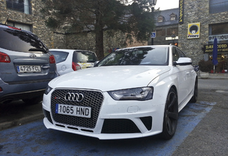 Audi RS4 Avant B8