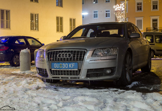 Audi S8 D3