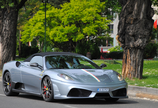 Ferrari Scuderia Spider 16M