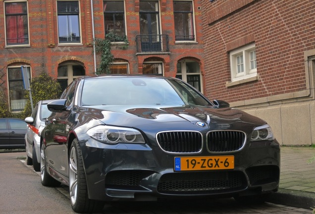 BMW M5 F10 2011