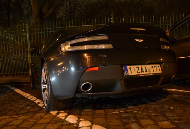 Aston Martin V12 Vantage