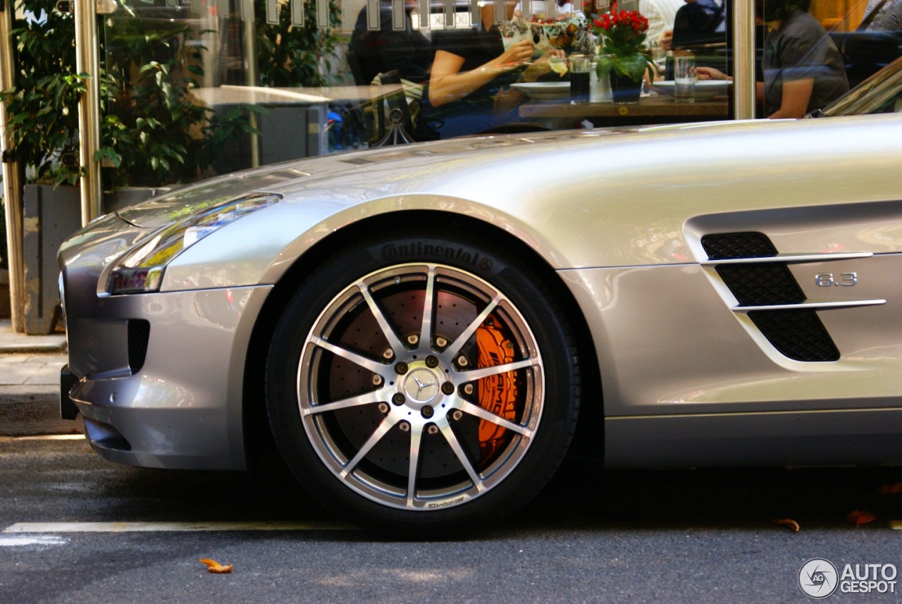 Mercedes-Benz SLS AMG