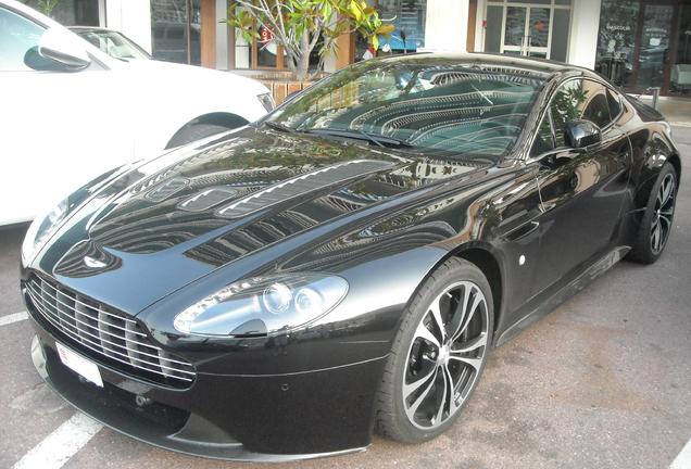 Aston Martin V12 Vantage