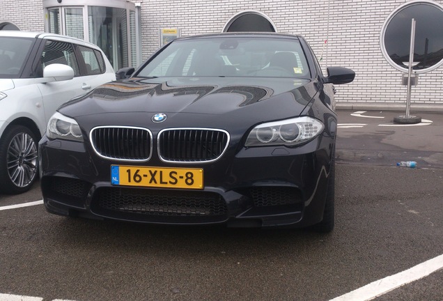 BMW M5 F10 2011