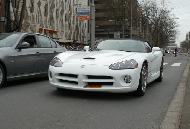 Dodge Viper SRT-10 Roadster White Mamba Edition