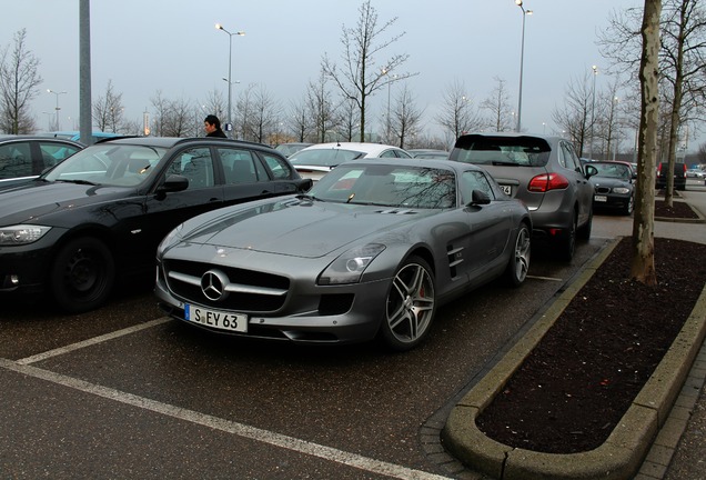 Mercedes-Benz SLS AMG