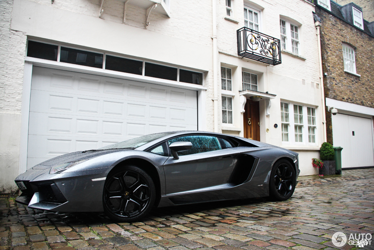 Lamborghini Aventador LP700-4