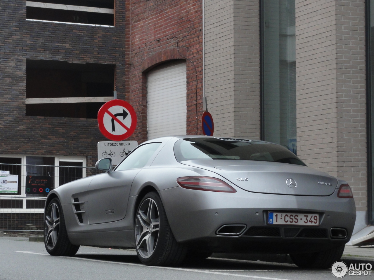 Mercedes-Benz SLS AMG