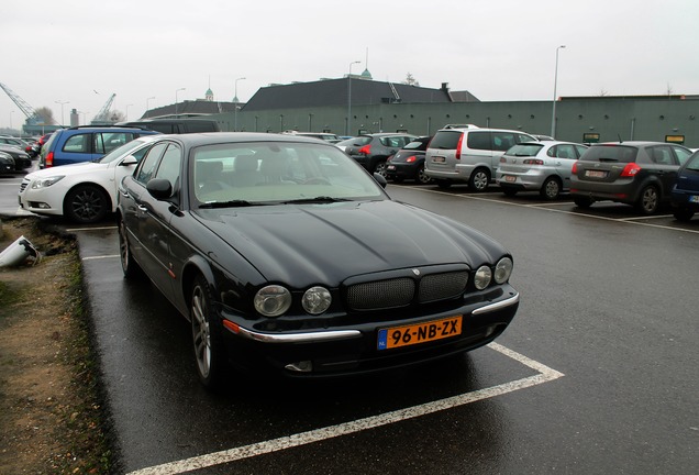 Jaguar XJR