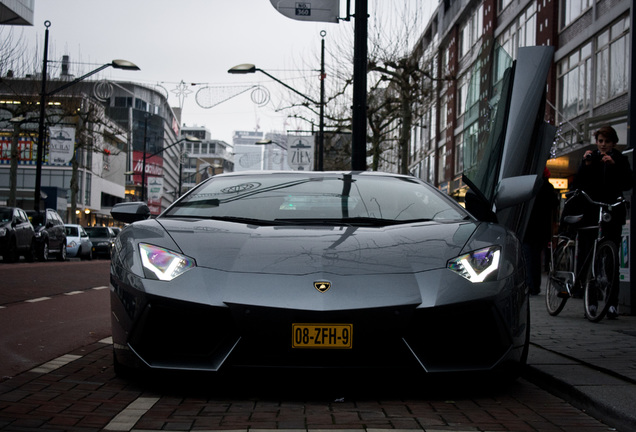 Lamborghini Aventador LP700-4