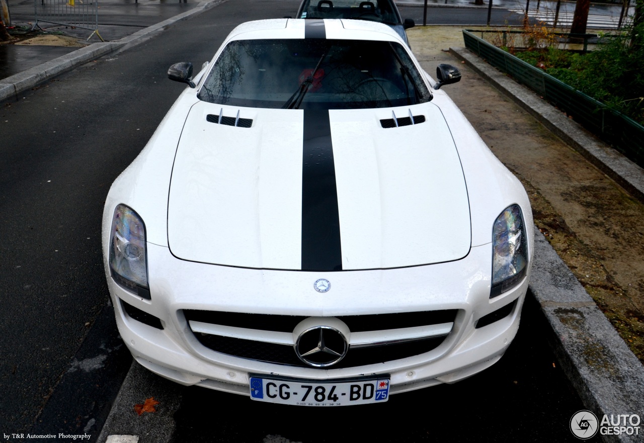 Mercedes-Benz SLS AMG