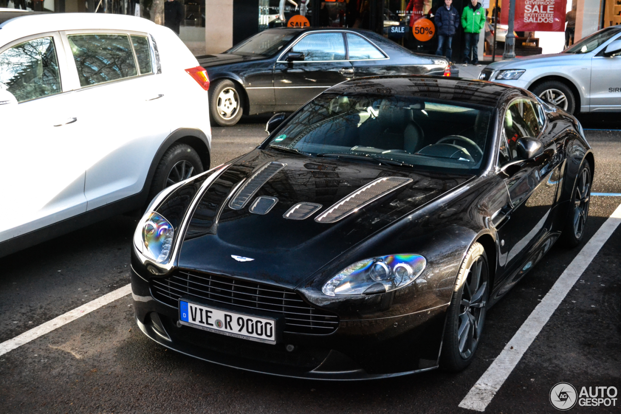 Aston Martin V12 Vantage