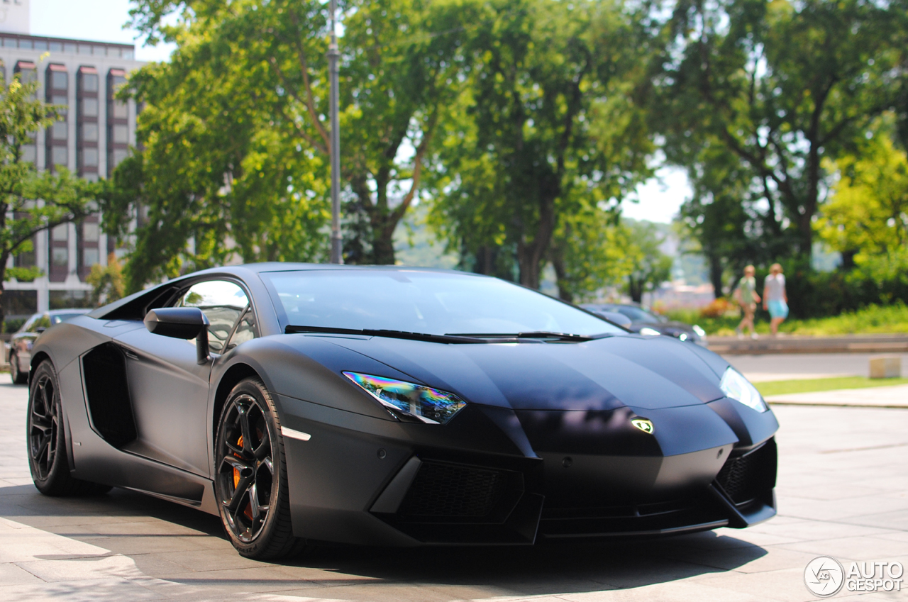 Lamborghini Aventador LP700-4