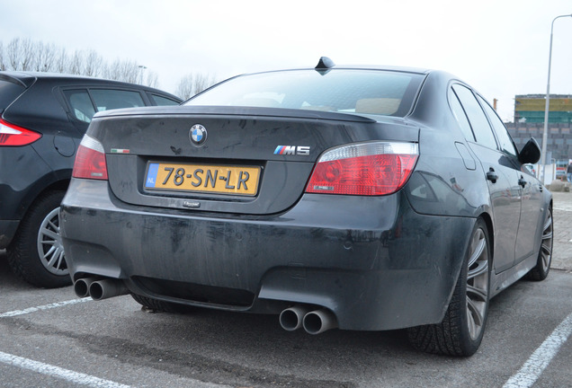 BMW M5 E60 2005