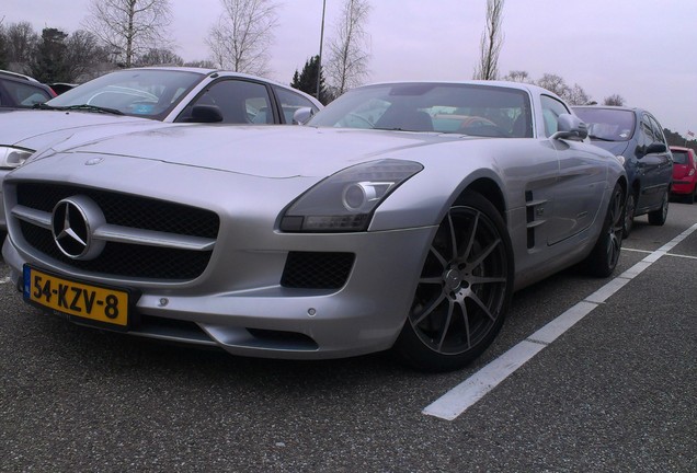 Mercedes-Benz SLS AMG