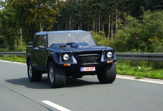 Lamborghini LM002