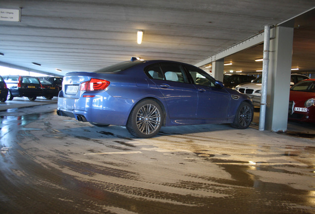 BMW M5 F10 2011