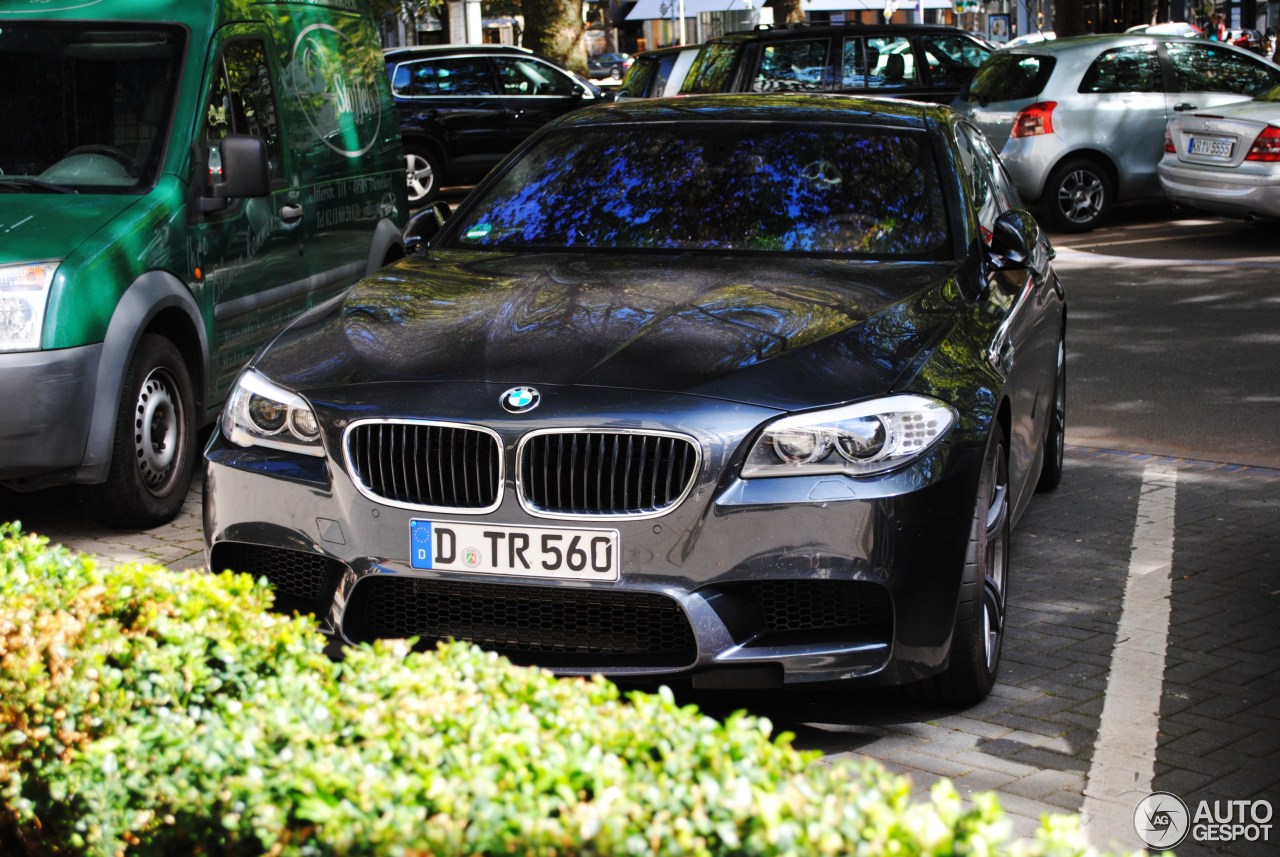 BMW M5 F10 2011