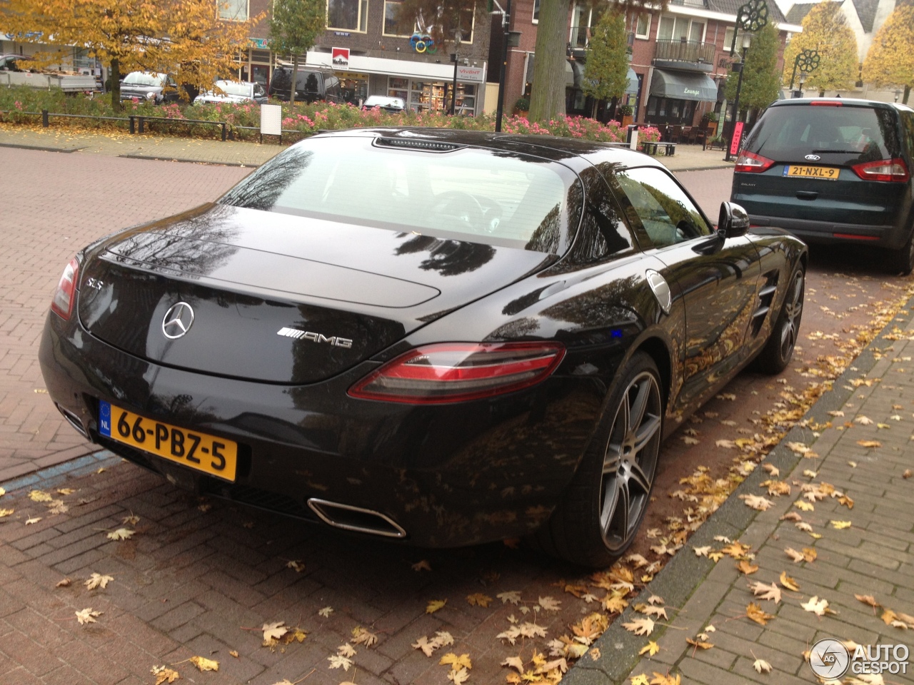 Mercedes-Benz SLS AMG