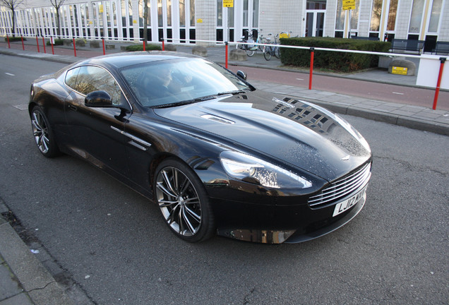 Aston Martin Virage 2011